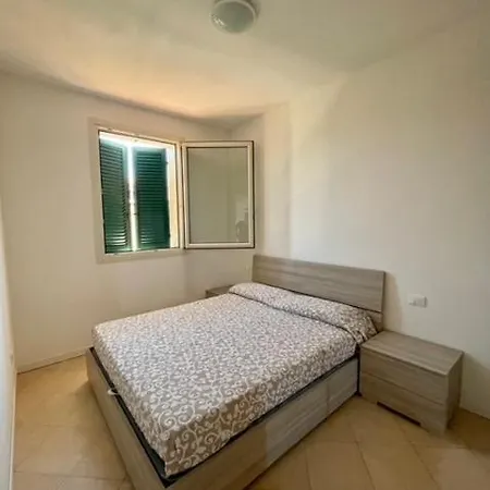 Il Delfino - Con Terrazza E Piscina Badesi