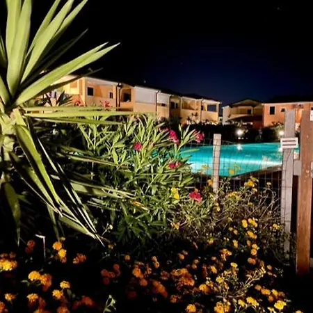 Il Delfino - Con Terrazza E Piscina Badesi